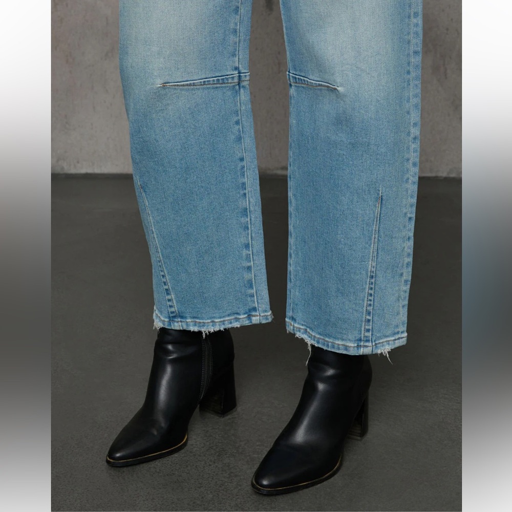 NWT Evangelina Distressed Barrel Jeans Sz: 29 & 31 - Picture 5 of 16
